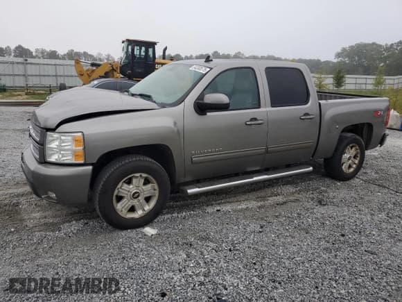 ✅ 2012 Chevrolet Silverado 1500 LTZ • VIN: 3GCPCTE03CG182311 • Lot: 84200575. Wystawiony na Copart z przebiegiem 142 786 mil. Bezpłatny archiwum sprzedaży aukcyjnych z USA i szczegółowy raport historii pojazdu na DreamBid. Zdjęcie 1.