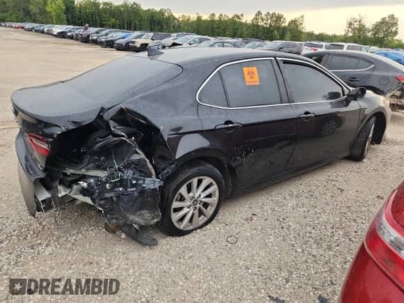 2022 Toyota Camry LE with VIN 4T1C11BK6NU069060, listed as a Copart auction lot 68844585 with 80,952 mi miles and Clean title. Bid and sale history available at DreamBid. Image 3.