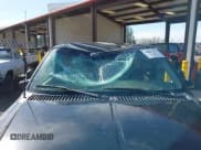 ✅ 2000 Ford F-250 XL • VIN: 1FTNX21S0YEC02865 • Lot: 41667142. Wystawiony na IAAI z przebiegiem 127 270 mil. Bezpłatny archiwum sprzedaży aukcyjnych z USA i szczegółowy raport historii pojazdu na DreamBid. Zdjęcie 6.