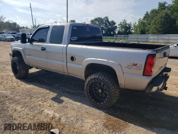 ✅ 2007 Chevrolet Silverado 2500HD LT2 • VIN: 1GCHK29D17E136598 • Lot: 51532615. Listed on Copart with 349,023 mi. Free auction sales archive from the USA and detailed vehicle history report at DreamBid. Image 2.