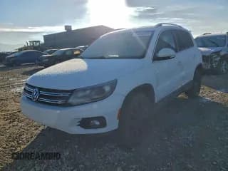 ✅ 2016 Volkswagen Tiguan S • VIN: WVGAV7AX6GW508079 • Лот: 94980295. Опубликован ранее на Copart с пробегом 108 048 миль. Бесплатный доступ к архиву аукционных продаж из США и подробный отчёт об истории автомобиля на DreamBid. Изображение 1.