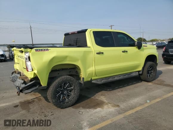 ✅ 2020 Chevrolet Silverado 1500 Custom Trail Boss • VIN: 1GCPYCEFXLZ234068 • Lot: 70592275. Wystawiony na Copart z przebiegiem 73 342 mil. Bezpłatny archiwum sprzedaży aukcyjnych z USA i szczegółowy raport historii pojazdu na DreamBid. Zdjęcie 3.