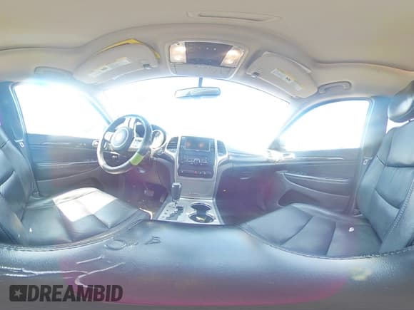 ✅ 2011 Jeep Grand Cherokee Laredo • VIN: 1J4RR4GG4BC673652 • Lot: 60517935. Listed on Copart with 93,468 mi. Free auction sales archive from the USA and detailed vehicle history report at DreamBid. Image 14.