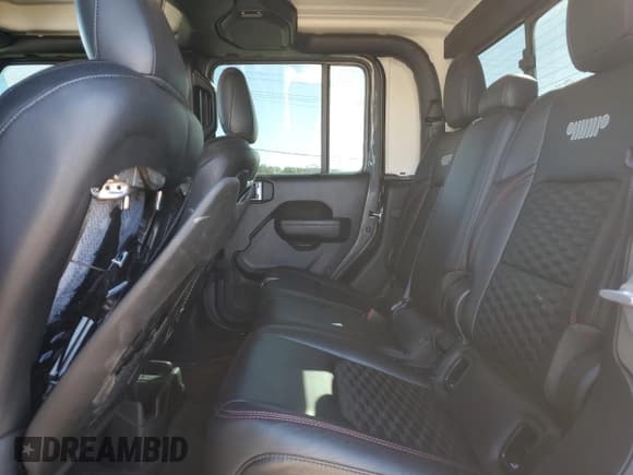 ✅ 2022 Jeep Gladiator Rubicon • VIN: 1C6JJTBG9NL101774 • Lot: 74597074. Listed on Copart with 11,903 mi. Free auction sales archive from the USA and detailed vehicle history report at DreamBid. Image 10.