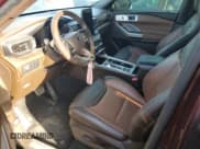 ✅ 2022 Ford Explorer King Ranch • VIN: 1FM5K7LC2NGA20775 • Lot: 58808085. Wystawiony na Copart z przebiegiem 58 560 mil. Bezpłatny archiwum sprzedaży aukcyjnych z USA i szczegółowy raport historii pojazdu na DreamBid. Zdjęcie 7.