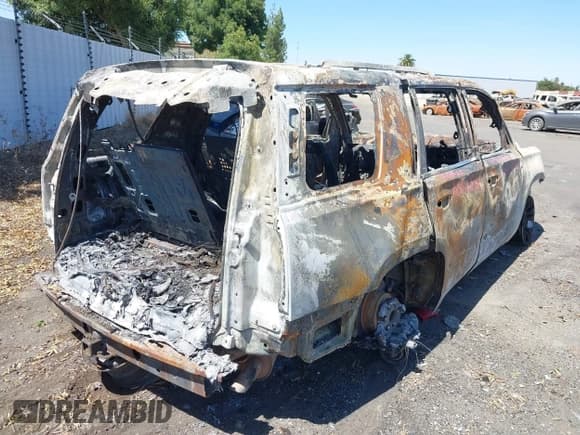 ✅ 2019 Chevrolet Tahoe LT • VIN: 1GNSKBKC6KR161514 • Lot: 42934341. Listed on IAAI with Not provided. Free auction sales archive from the USA and detailed vehicle history report at DreamBid. Image 4.