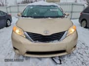 ✅ 2012 Toyota Sienna LE • VIN: 5TDKK3DC4CS186216 • Lot: 96060625. Wystawiony na Copart z przebiegiem 211 342 mil. Bezpłatny archiwum sprzedaży aukcyjnych z USA i szczegółowy raport historii pojazdu na DreamBid. Zdjęcie 5.