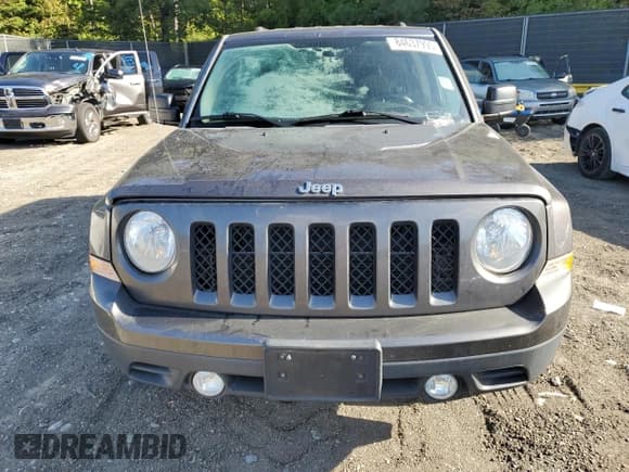 ✅ 2016 Jeep Patriot Latitude • VIN: 1C4NJPFB9GD543595 • Лот: 84637995. Опубликован ранее на Copart с пробегом 146 780 миль. Бесплатный доступ к архиву аукционных продаж из США и подробный отчёт об истории автомобиля на DreamBid. Изображение 5.