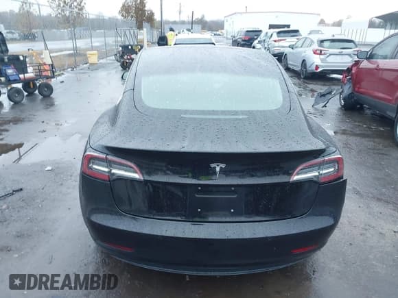 ✅ 2018 Tesla Model 3 Long Range Battery • VIN: 5YJ3E1EA1JF053640 • Lot: 43565419. Wystawiony na IAAI z przebiegiem 110 133 mil. Bezpłatny archiwum sprzedaży aukcyjnych z USA i szczegółowy raport historii pojazdu na DreamBid. Zdjęcie 16.