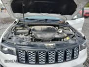 ✅ 2018 Jeep Grand Cherokee Altitude • VIN: 1C4RJFAG6JC420722 • Lot: 81837265. Wystawiony na Copart z przebiegiem 173 546 mil. Bezpłatny archiwum sprzedaży aukcyjnych z USA i szczegółowy raport historii pojazdu na DreamBid. Zdjęcie 11.