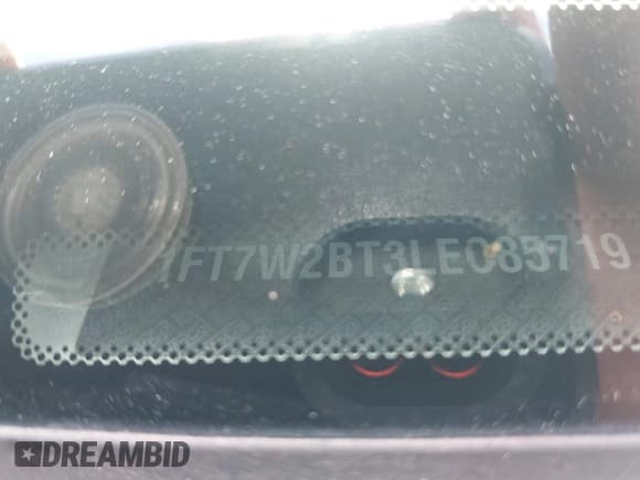 ✅ 2020 Ford F-250 XL • VIN: 1FT7W2BT3LEC85719 • Lot: 42260750. Listed on IAAI with 164,815 mi. Free auction sales archive from the USA and detailed vehicle history report at DreamBid. Image 9.