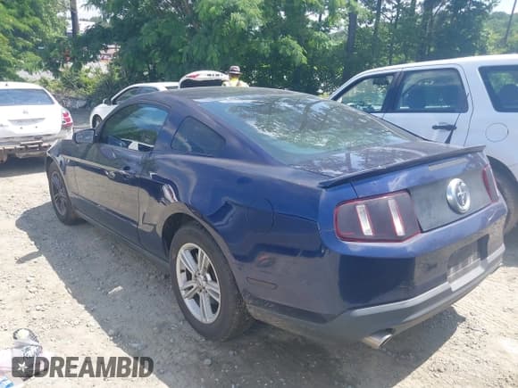 ✅ 2011 Ford Mustang V6 • VIN: 1ZVBP8AM0B5151010 • Lot: 42297601. Listed on IAAI with 209,810 mi. Free auction sales archive from the USA and detailed vehicle history report at DreamBid. Image 3.