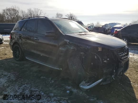 ✅ 2014 Mercedes-Benz M 63 AMG • VIN: 4JGDA7EB3EA335025 • Лот: 42157645. Опубликован ранее на Copart с пробегом 84 338 миль. Бесплатный доступ к архиву аукционных продаж из США и подробный отчёт об истории автомобиля на DreamBid. Изображение 4.