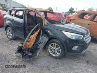 2018 Ford Escape SE z VIN 1FMCU9GD5JUC31920, wystawiony jako IAAI lot #42556875 z przebiegiem Nie podano mil oraz . Historia ofert i sprzedaży dostępna na DreamBid. Obrazek 1.
