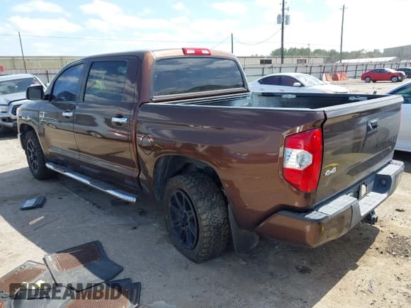 ✅ 2017 Toyota Tundra Platinum • VIN: 5TFAW5F10HX626991 • Lot: 41778320. Listed on IAAI with 211,484 mi. Free auction sales archive from the USA and detailed vehicle history report at DreamBid. Image 3.