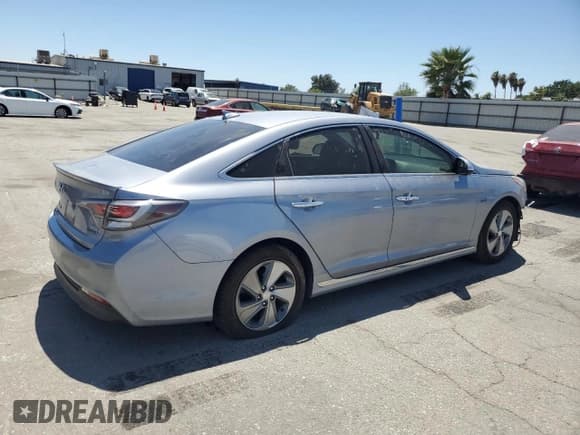 ✅ 2016 Hyundai Sonata • VIN: KMHE14L23GA024624 • Лот: 65855495. Опубликован ранее на Copart с пробегом 121 204 миль. Бесплатный доступ к архиву аукционных продаж из США и подробный отчёт об истории автомобиля на DreamBid. Изображение 3.