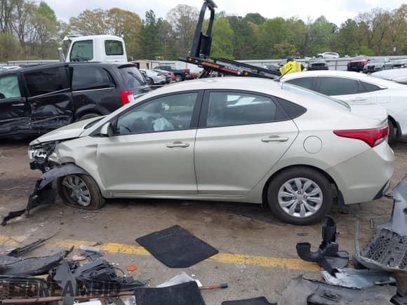 ✅ 2020 Hyundai Accent SE • VIN: 3KPC24A63LE094663 • Лот: 41950956. Опубликован ранее на IAAI с пробегом 64 507 миль. Бесплатный доступ к архиву аукционных продаж из США и подробный отчёт об истории автомобиля на DreamBid. Изображение 14.