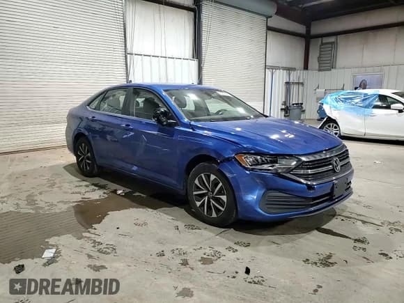 ✅ 2024 Volkswagen Jetta S • VIN: 3VW5M7BU4RM080056 • Lot: 92862565. Listed on Copart with 6,286 mi. Free auction sales archive from the USA and detailed vehicle history report at DreamBid. Image 13.