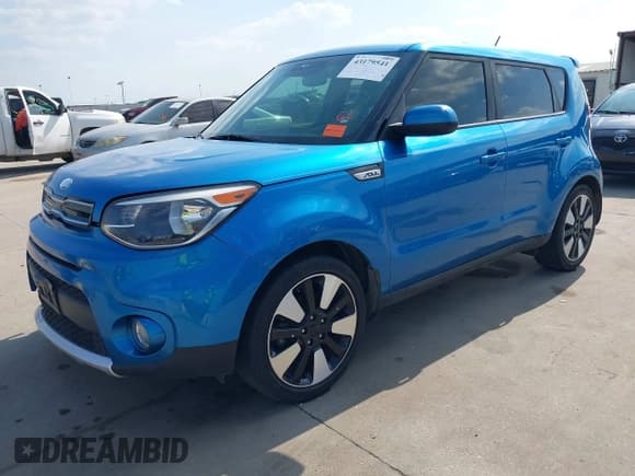 ✅ 2018 Kia Soul + • VIN: KNDJP3A56J7562151 • Lot: 43179541. Wystawiony na IAAI z przebiegiem 157 466 mil. Bezpłatny archiwum sprzedaży aukcyjnych z USA i szczegółowy raport historii pojazdu na DreamBid. Zdjęcie 2.