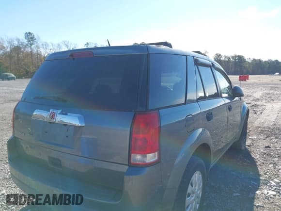 ✅ 2006 Saturn VUE • VIN: 5GZCZ33D76S885098 • Lot: 41356926. Wystawiony na IAAI z przebiegiem 183 460 mil. Bezpłatny archiwum sprzedaży aukcyjnych z USA i szczegółowy raport historii pojazdu na DreamBid. Zdjęcie 4.