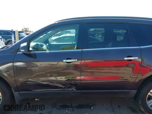 2015 Chevrolet Traverse LT z VIN 1GNKRHKD2FJ142387, wystawiony jako IAAI lot #43333694 z przebiegiem 283 105 mil mil oraz . Historia ofert i sprzedaży dostępna na DreamBid. Obrazek 15.