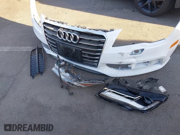 ✅ 2012 Audi A7 Prestige • VIN: WAU2GAFC4CN173116 • Lot: 41610049. Listed on IAAI with 195,019 mi. Free auction sales archive from the USA and detailed vehicle history report at DreamBid. Image 12.