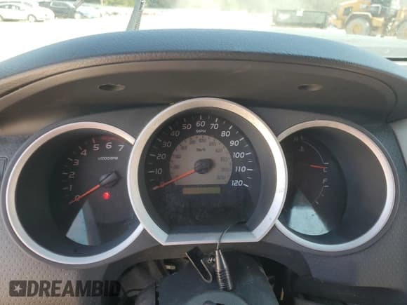 ✅ 2011 Toyota Tacoma PreRunner • VIN: 3TMJU4GN2BM110355 • Lot: 72028075. Listed on Copart with Not provided. Free auction sales archive from the USA and detailed vehicle history report at DreamBid. Image 9.