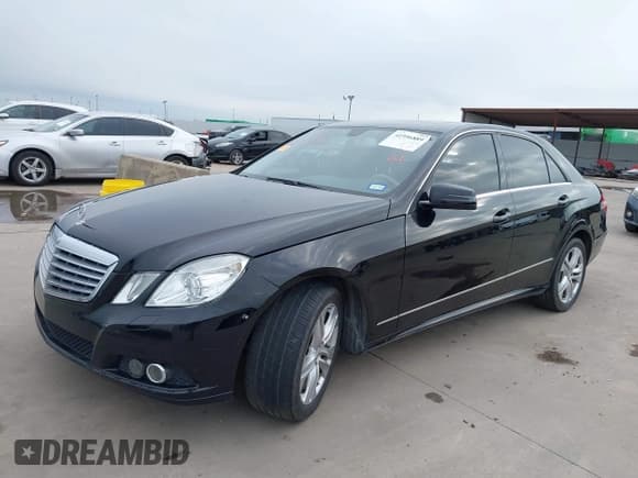 ✅ 2011 Mercedes-Benz E 350 Luxury • VIN: WDDHF2EB0BA323717 • Lot: 41956889. Listed on IAAI with 128,957 mi. Free auction sales archive from the USA and detailed vehicle history report at DreamBid. Image 2.