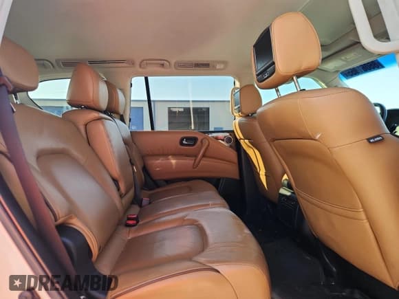 ✅ 2016 Infiniti QX80 • VIN: JN8AZ2NC9G9402750 • Lot: 86061055. Listed on Copart with 136,774 mi. Free auction sales archive from the USA and detailed vehicle history report at DreamBid. Image 11.