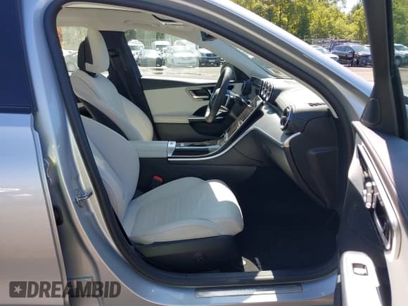 ✅ 2024 Mercedes-Benz C 300 • VIN: W1KAF4HB4RR160882 • Лот: 43127371. Опубликован ранее на IAAI с пробегом 12 207 миль. Бесплатный доступ к архиву аукционных продаж из США и подробный отчёт об истории автомобиля на DreamBid. Изображение 5.