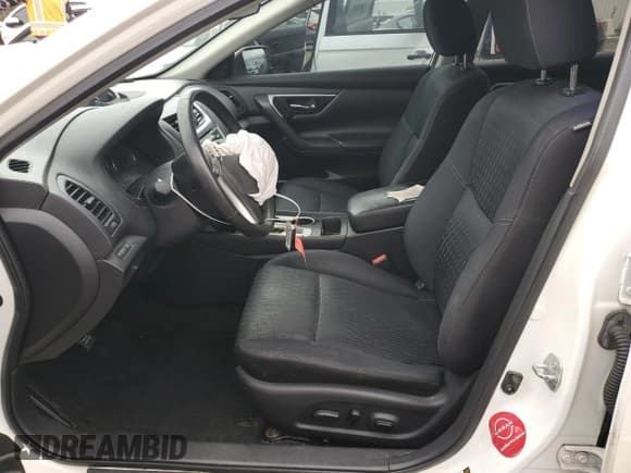 ✅ 2016 Nissan Altima SV • VIN: 1N4AL3AP1GC196330 • Lot: 90573405. Listed on Copart with 132,251 mi. Free auction sales archive from the USA and detailed vehicle history report at DreamBid. Image 7.