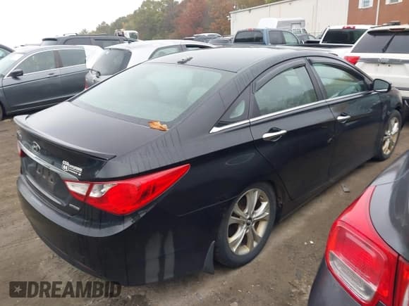 ✅ 2013 Hyundai Sonata SE • VIN: 5NPEC4AC1DH609278 • Лот: 43578215. Опубликован ранее на IAAI с пробегом 172 813 миль. Бесплатный доступ к архиву аукционных продаж из США и подробный отчёт об истории автомобиля на DreamBid. Изображение 4.