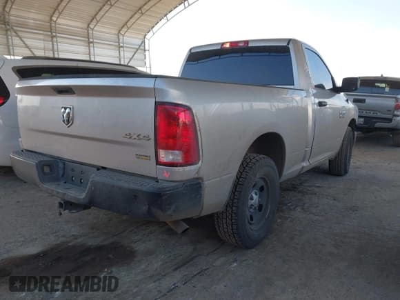 ✅ 2018 Ram 1500 Tradesman • VIN: 3C6JR7AG5JG310678 • Lot: 41203346. Wystawiony na IAAI z przebiegiem 146 717 mil. Bezpłatny archiwum sprzedaży aukcyjnych z USA i szczegółowy raport historii pojazdu na DreamBid. Zdjęcie 4.