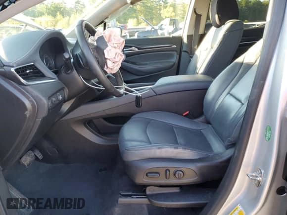 ✅ 2021 Buick Enclave Essence • VIN: 5GAEVAKW8MJ253180 • Lot: 81772695. Listed on Copart with 80,711 mi. Free auction sales archive from the USA and detailed vehicle history report at DreamBid. Image 7.