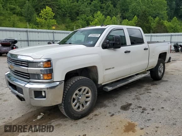✅ 2015 Chevrolet Silverado 2500HD LT • VIN: 1GC1KVEG8FF161042 • Lot: 52849325. Wystawiony na Copart z przebiegiem Nie podano. Bezpłatny archiwum sprzedaży aukcyjnych z USA i szczegółowy raport historii pojazdu na DreamBid. Zdjęcie 1.