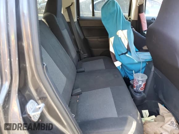 ✅ 2015 Jeep Patriot Latitude • VIN: 1C4NJRFBXFD154281 • Lot: 92821915. Listed on Copart with 157,216 mi. Free auction sales archive from the USA and detailed vehicle history report at DreamBid. Image 11.