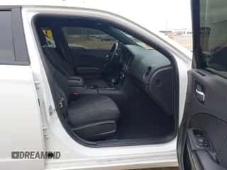 2019 Dodge Charger SXT z VIN 2C3CDXBG3KH550025, wystawiony jako IAAI lot #43397568 z przebiegiem 81 032 mil mil oraz . Historia ofert i sprzedaży dostępna na DreamBid. Obrazek 5.