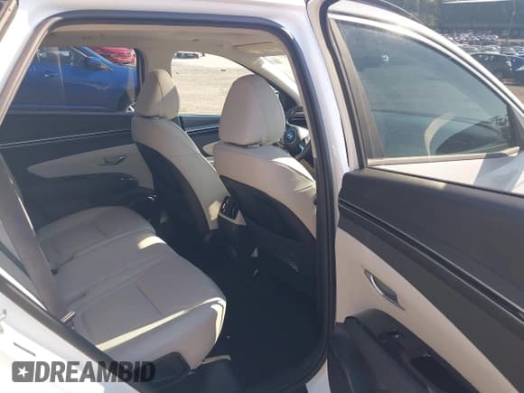 ✅ 2022 Hyundai Tucson SEL • VIN: 5NMJCCAE8NH017188 • Lot: 42821053. Wystawiony na IAAI z przebiegiem 53 717 mil. Bezpłatny archiwum sprzedaży aukcyjnych z USA i szczegółowy raport historii pojazdu na DreamBid. Zdjęcie 8.