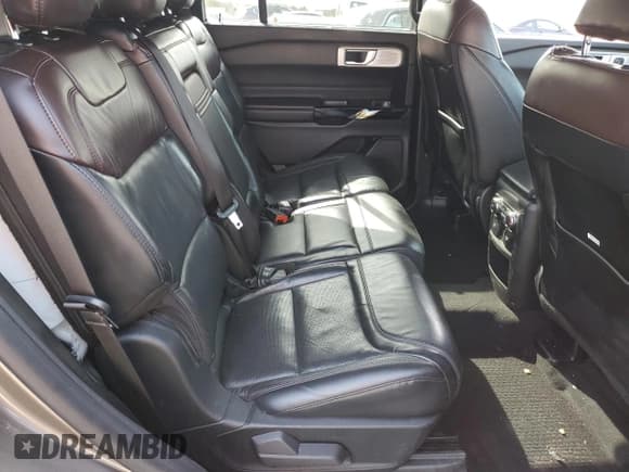 ✅ 2021 Ford Explorer Platinum • VIN: 1FM5K8HC8MGA32202 • Lot: 47875275. Listed on Copart with 62,640 mi. Free auction sales archive from the USA and detailed vehicle history report at DreamBid. Image 12.