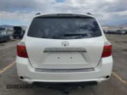 ✅ 2010 Toyota Highlander • VIN: 5TDZK3EHXAS001477 • Lot: 89700135. Listed on Copart with 108,813 mi. Free auction sales archive from the USA and detailed vehicle history report at DreamBid. Image 6.