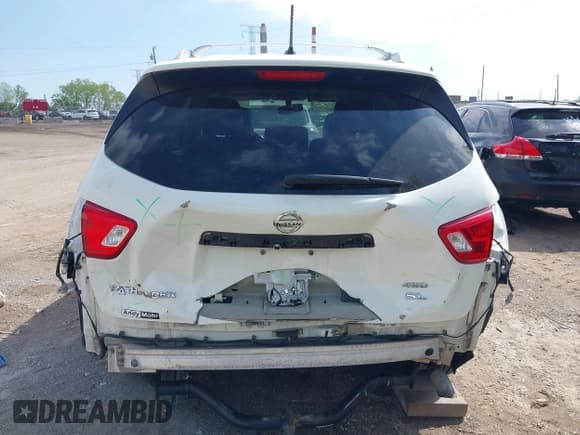 ✅ 2018 Nissan Pathfinder SL • VIN: 5N1DR2MM8JC612040 • Лот: 42167927. Опубликован ранее на IAAI с пробегом 121 635 миль. Бесплатный доступ к архиву аукционных продаж из США и подробный отчёт об истории автомобиля на DreamBid. Изображение 17.