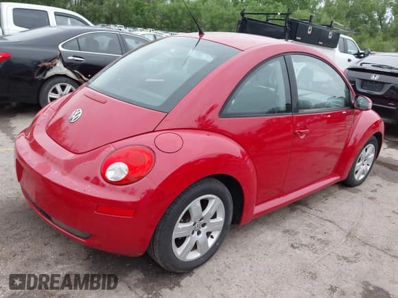 ✅ 2007 Volkswagen Beetle • VIN: 3VWRW31C27M509947 • Lot: 42147827. Listed on IAAI with 72,608 mi. Free auction sales archive from the USA and detailed vehicle history report at DreamBid. Image 4.