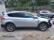 ✅ 2015 Toyota RAV4 XLE • VIN: JTMRFREV0FD104682 • Lot: 43122455. Wystawiony na IAAI z przebiegiem 134 152 mil. Bezpłatny archiwum sprzedaży aukcyjnych z USA i szczegółowy raport historii pojazdu na DreamBid. Zdjęcie 13.