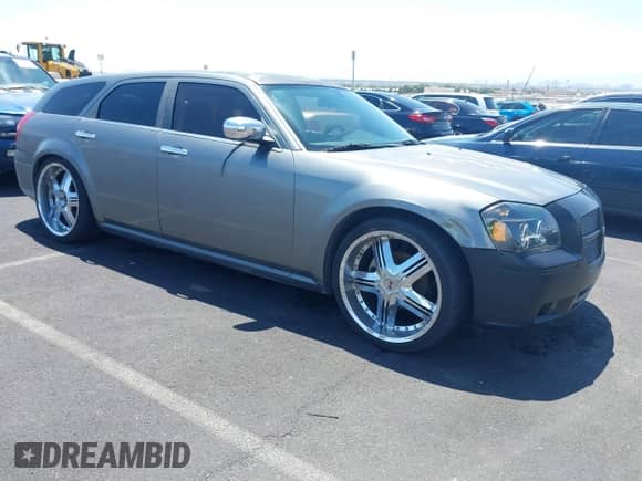 2005 Dodge Magnum SE с VIN 2D4FV48V95H123675, выставлен на аукционе IAAI как лот 42303195 с пробегом Не указан миль и . История ставок и продаж доступна на DreamBid. Изображение 1.