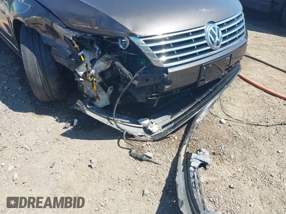 ✅ 2013 Volkswagen CC Executive • VIN: WVWGU7AN0DE555948 • Лот: 43101933. Опубликован ранее на IAAI с пробегом 184 060 миль. Бесплатный доступ к архиву аукционных продаж из США и подробный отчёт об истории автомобиля на DreamBid. Изображение 6.