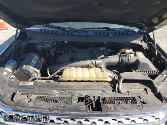 ✅ 2019 Ford Expedition Platinum • VIN: 1FMJU1LT4KEA71630 • Lot: 86798625. Wystawiony na Copart z przebiegiem 83 977 mil. Bezpłatny archiwum sprzedaży aukcyjnych z USA i szczegółowy raport historii pojazdu na DreamBid. Zdjęcie 12.