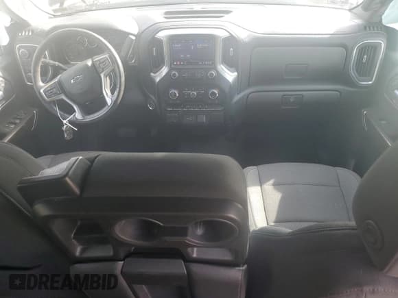 ✅ 2021 Chevrolet Silverado 1500 RST • VIN: 1GCUYEEDXMZ317255 • Lot: 71839034. Wystawiony na Copart z przebiegiem 77 689 mil. Bezpłatny archiwum sprzedaży aukcyjnych z USA i szczegółowy raport historii pojazdu na DreamBid. Zdjęcie 8.