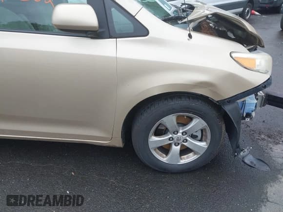 ✅ 2011 Toyota Sienna LE AAS • VIN: 5TDKK3DC2BS006651 • Лот: 42190362. Опубликован ранее на IAAI с пробегом 201 795 миль. Бесплатный доступ к архиву аукционных продаж из США и подробный отчёт об истории автомобиля на DreamBid. Изображение 20.