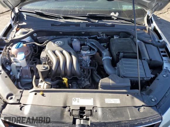 ✅ 2015 Volkswagen Jetta S • VIN: 3VW1K7AJ8FM267310 • Lot: 90755865. Wystawiony na Copart z przebiegiem 127 487 mil. Bezpłatny archiwum sprzedaży aukcyjnych z USA i szczegółowy raport historii pojazdu na DreamBid. Zdjęcie 11.