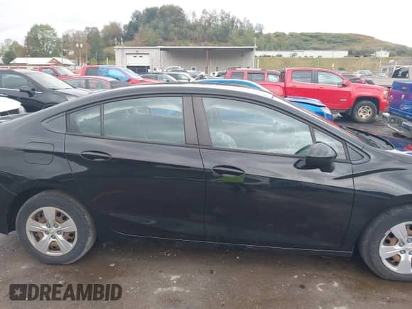 2018 Chevrolet Cruze LS с VIN 1G1BC5SM0J7109511, выставлен на аукционе IAAI как лот 43280547 с пробегом 102 497 миль миль и . История ставок и продаж доступна на DreamBid. Изображение 13.